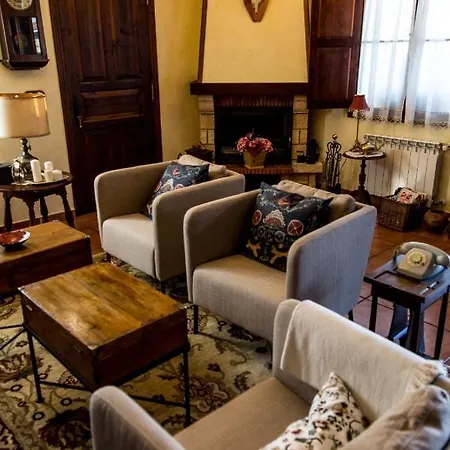 Casa De Aldea Duesos 3*